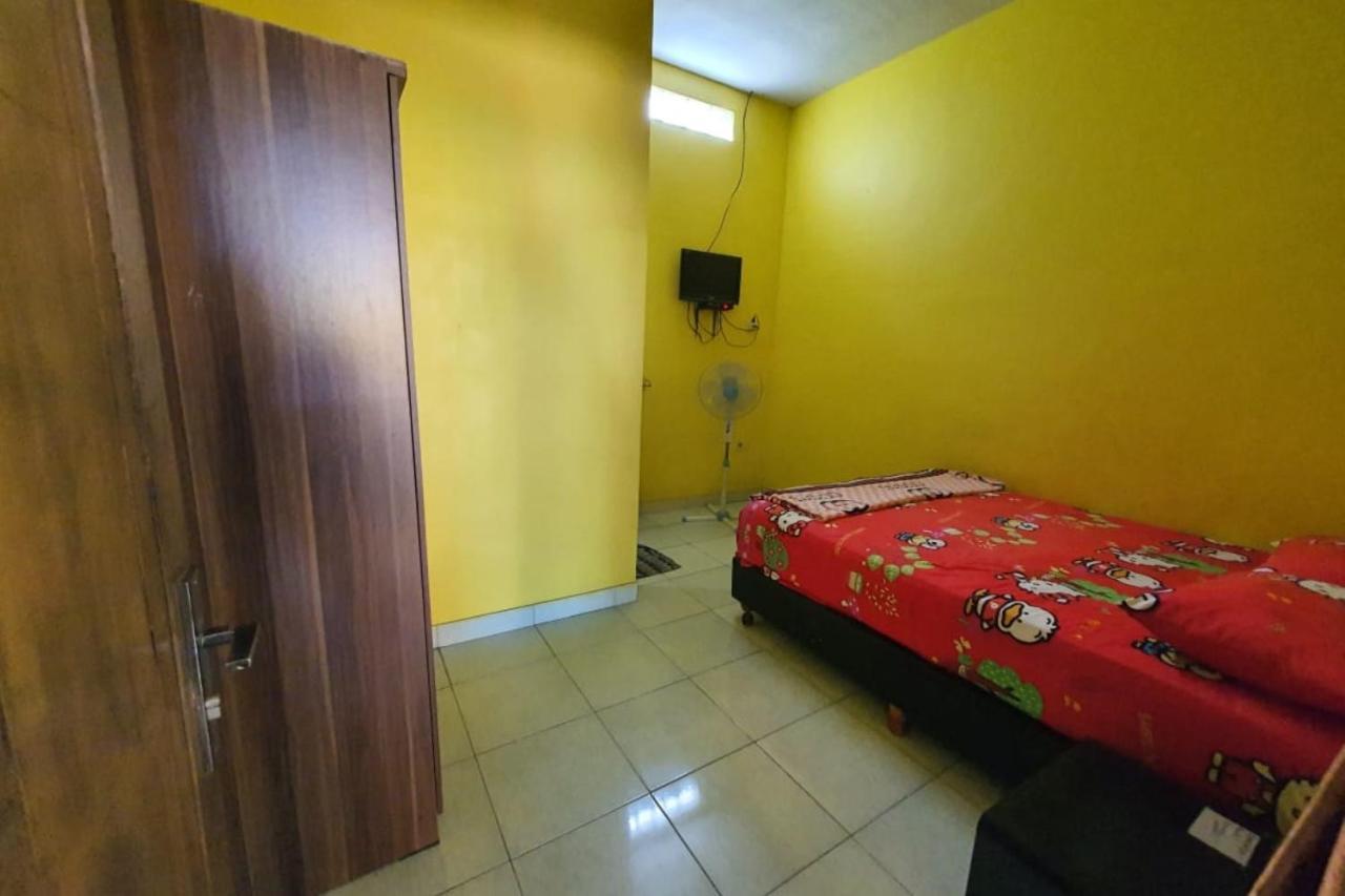 Ferienwohnung New Puri Amalia Banyuwangi  Exterior foto